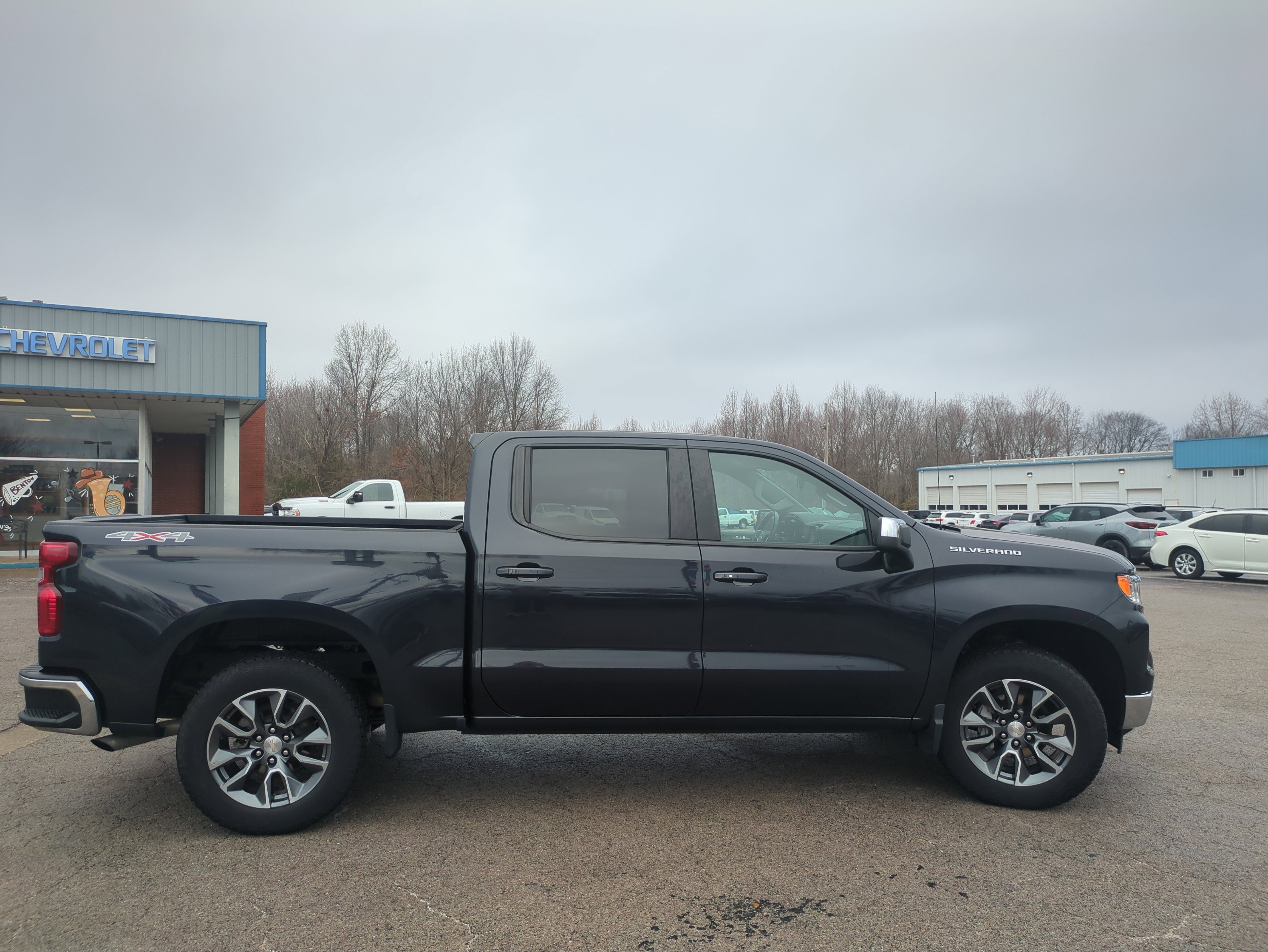 2022 Chevrolet Silverado 1500 LT (2FL)