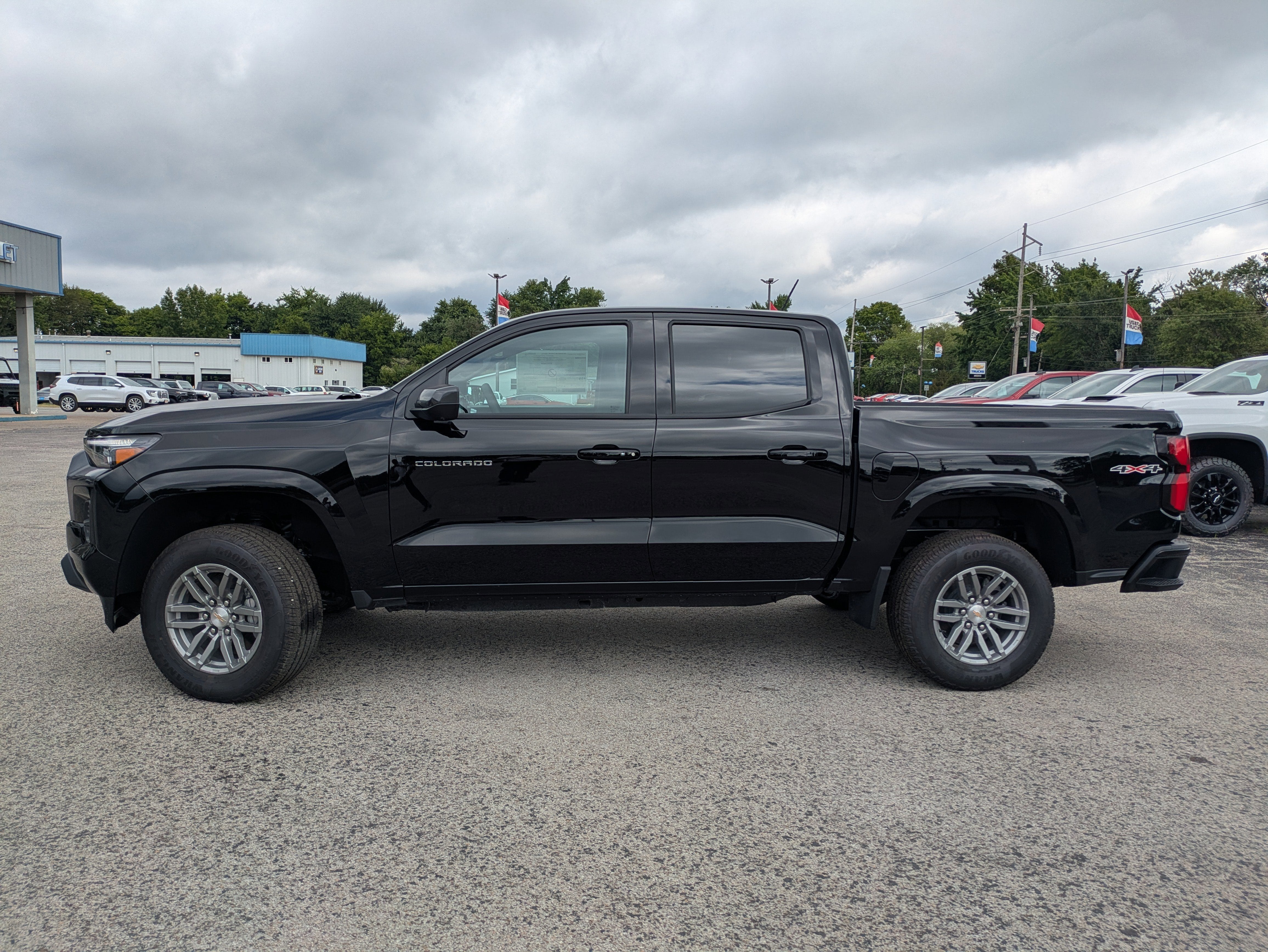 2025 Chevrolet Colorado WT/LT