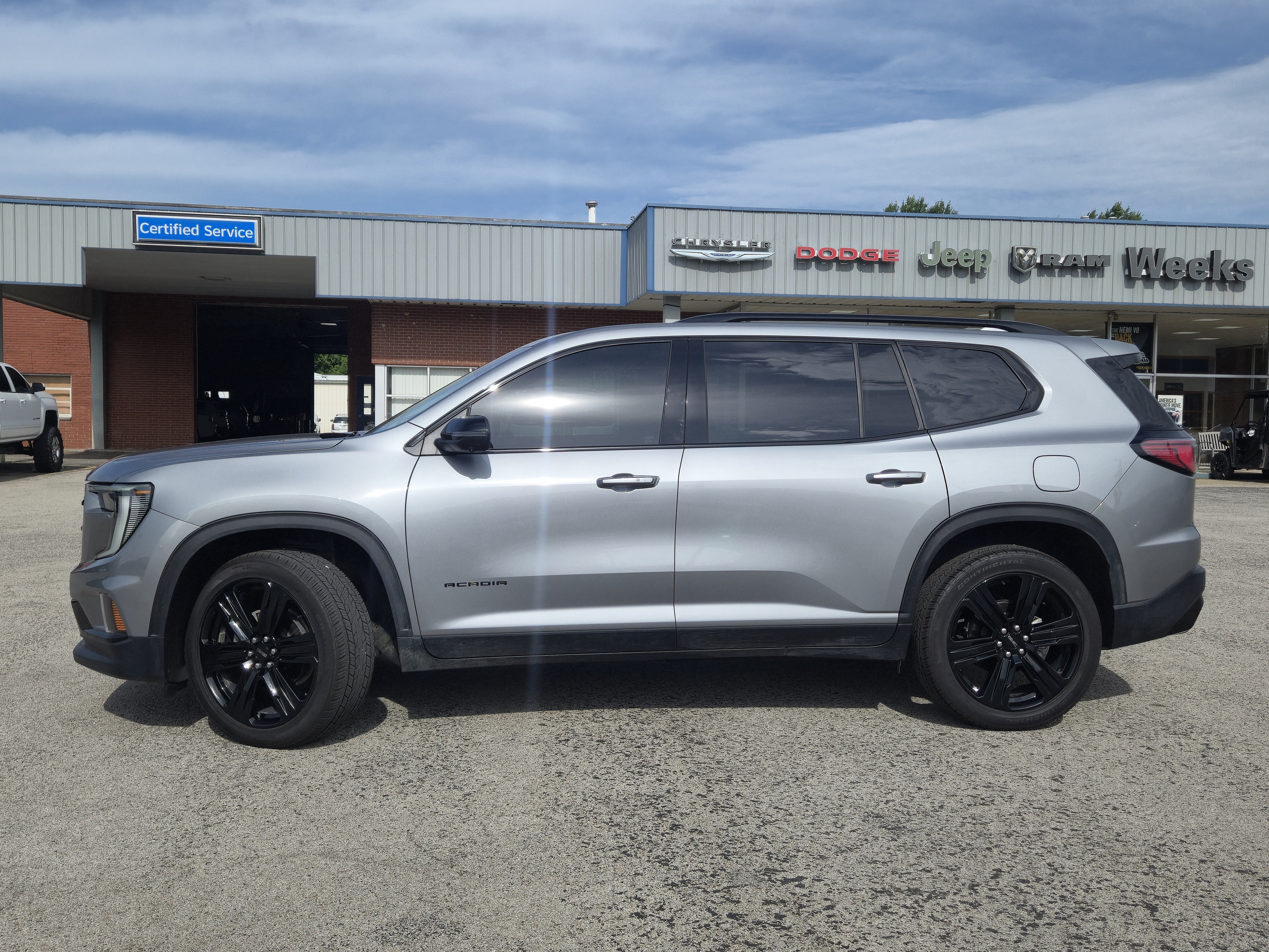 2026 GMC Acadia Elevation