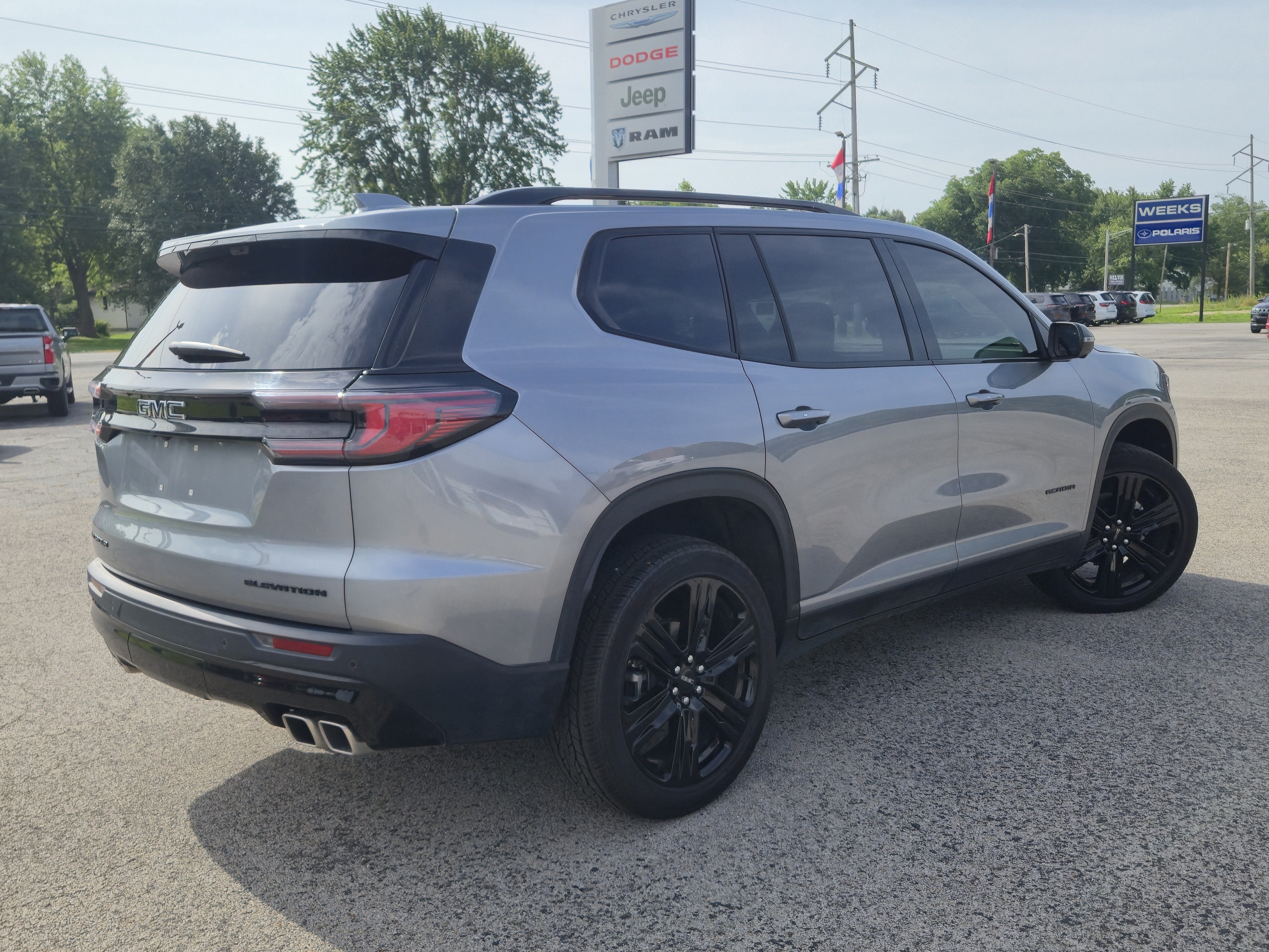 2026 GMC Acadia Elevation