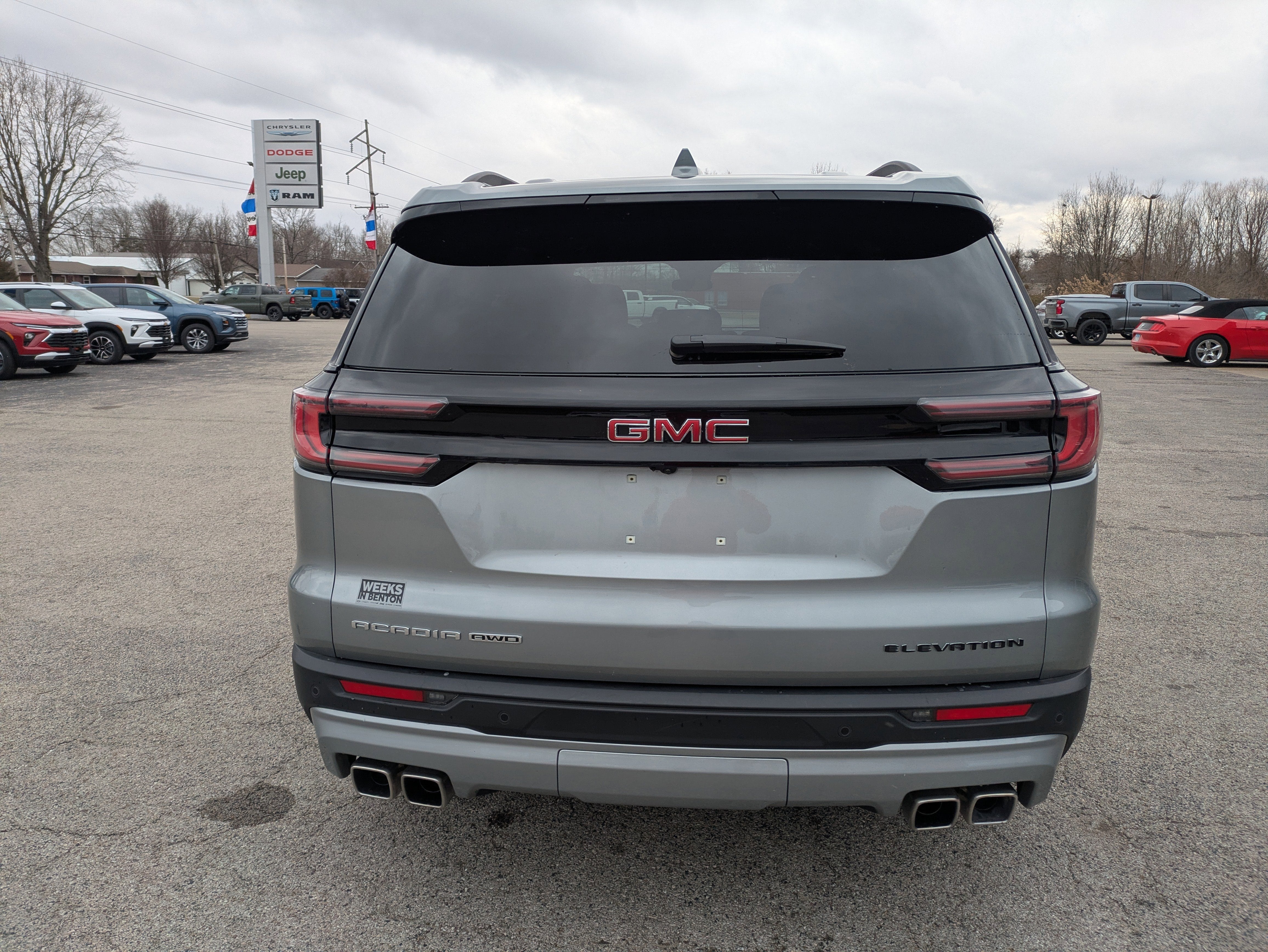 2025 GMC Acadia Elevation