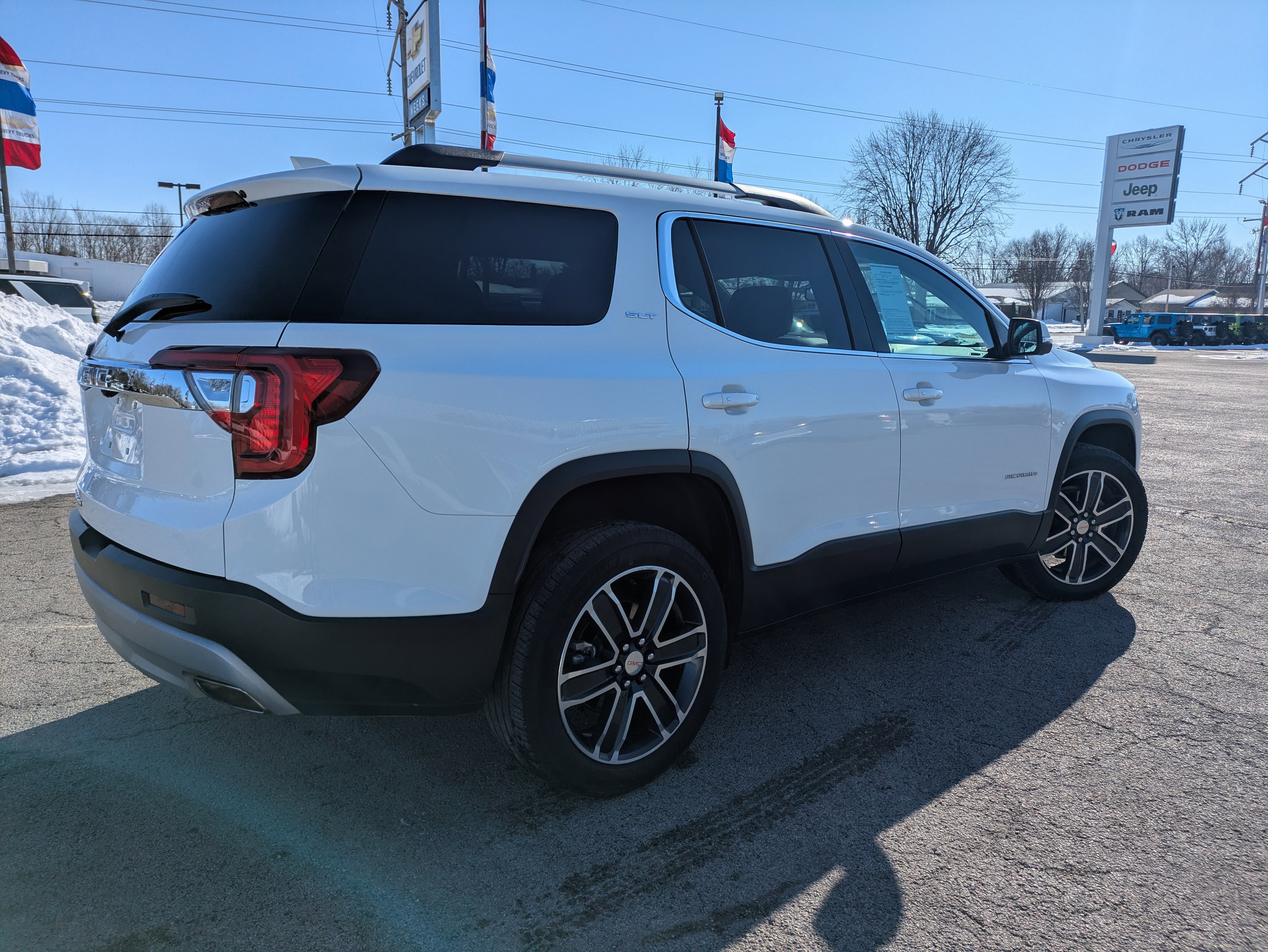 2023 GMC Acadia SLT