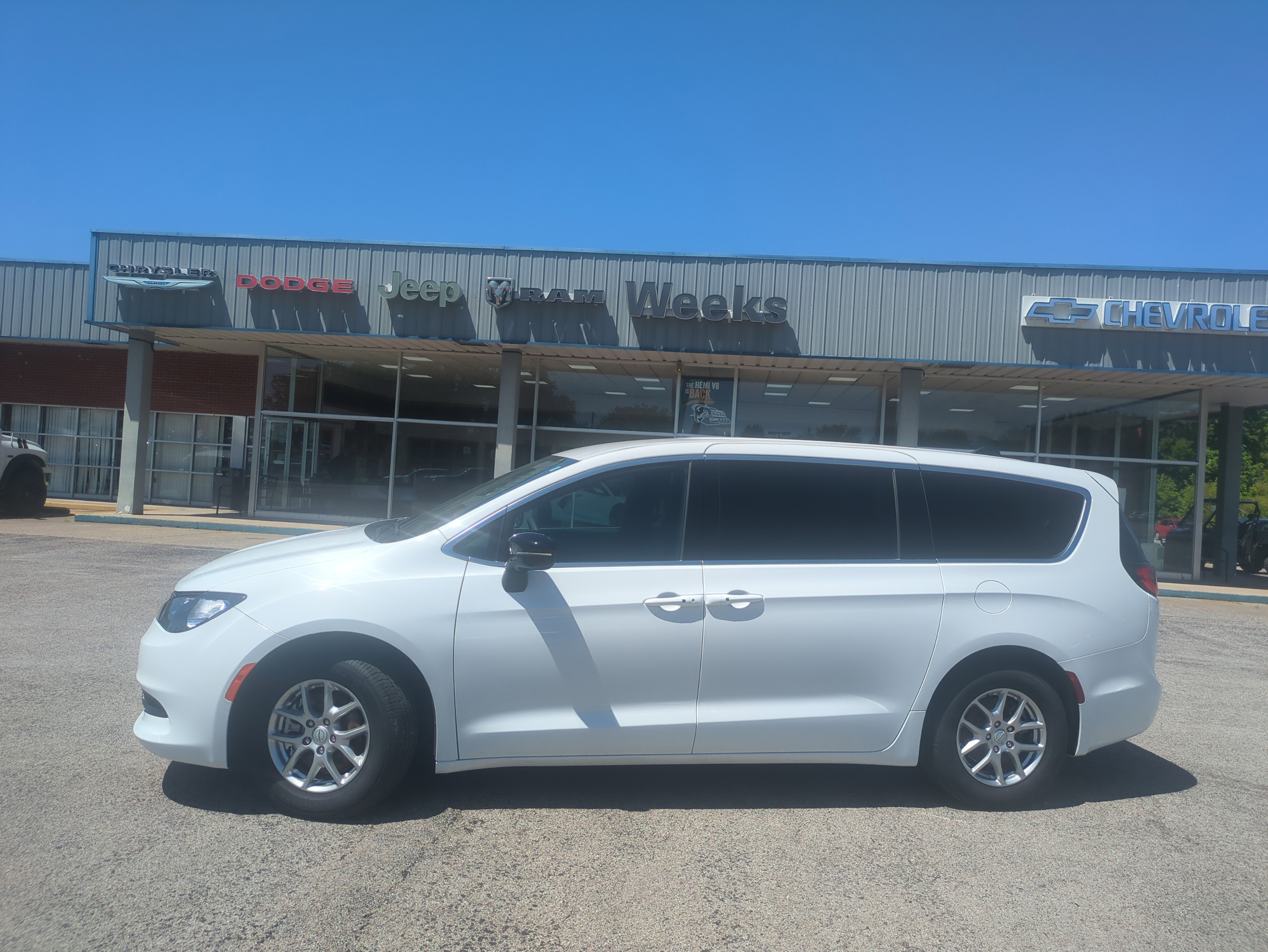 2026 Chrysler Voyager LX