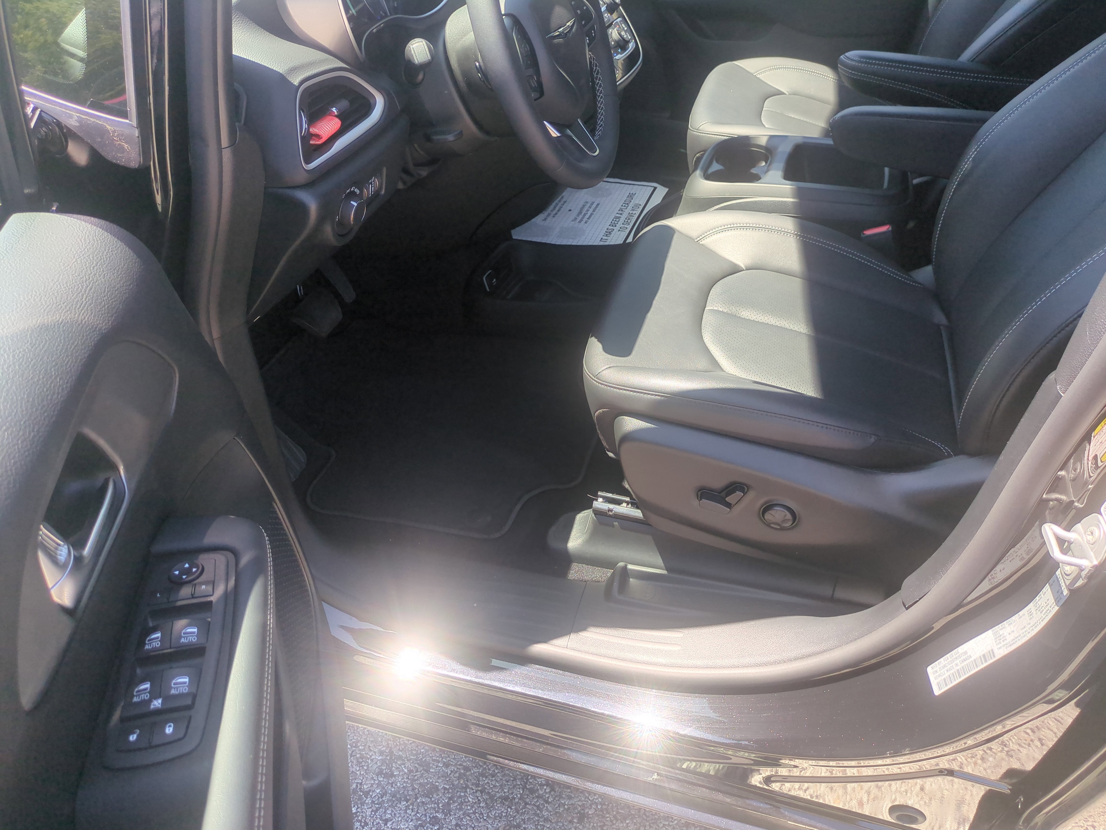 2026 Chrysler Voyager LX