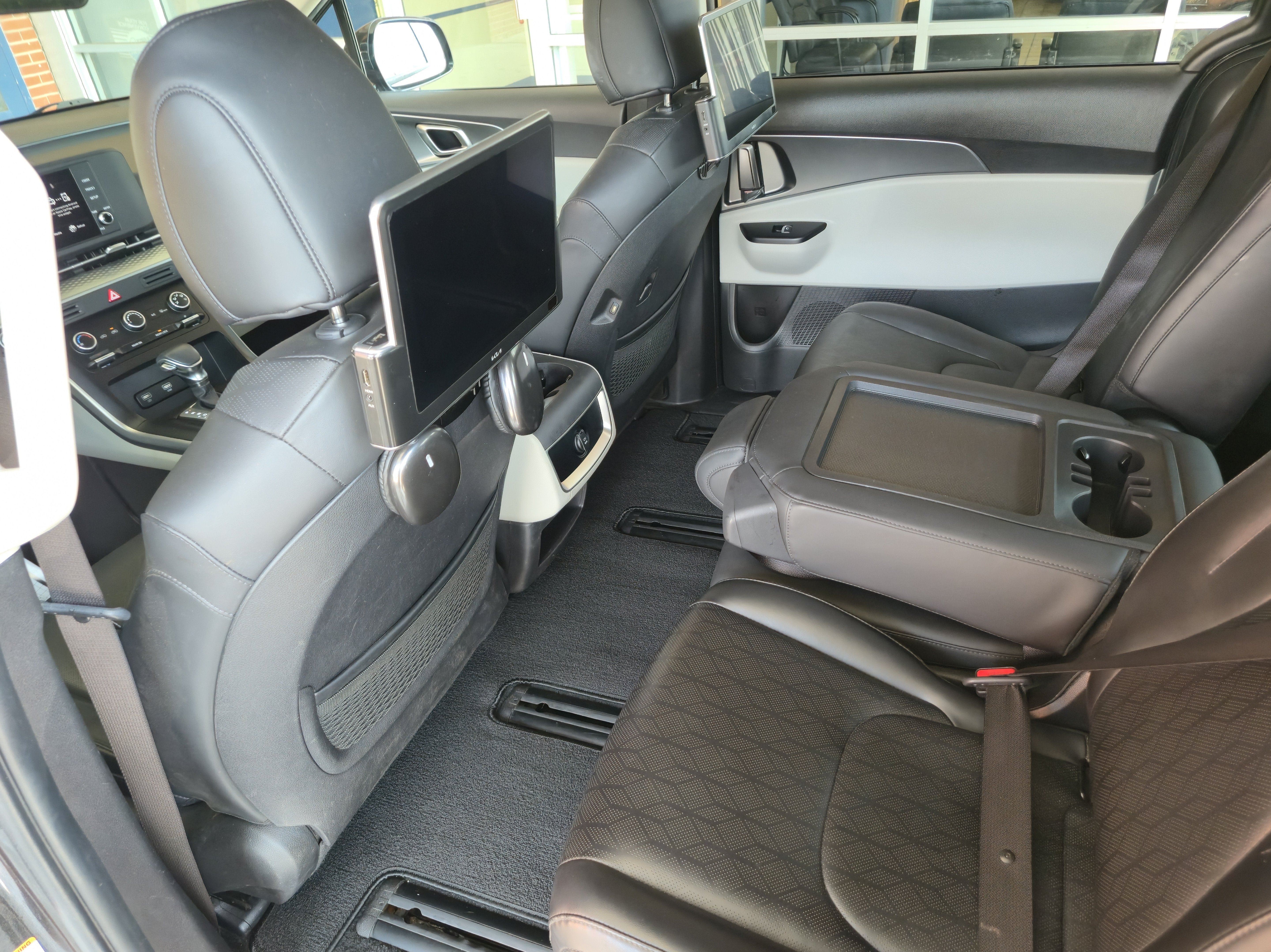 2023 Kia Carnival LX
