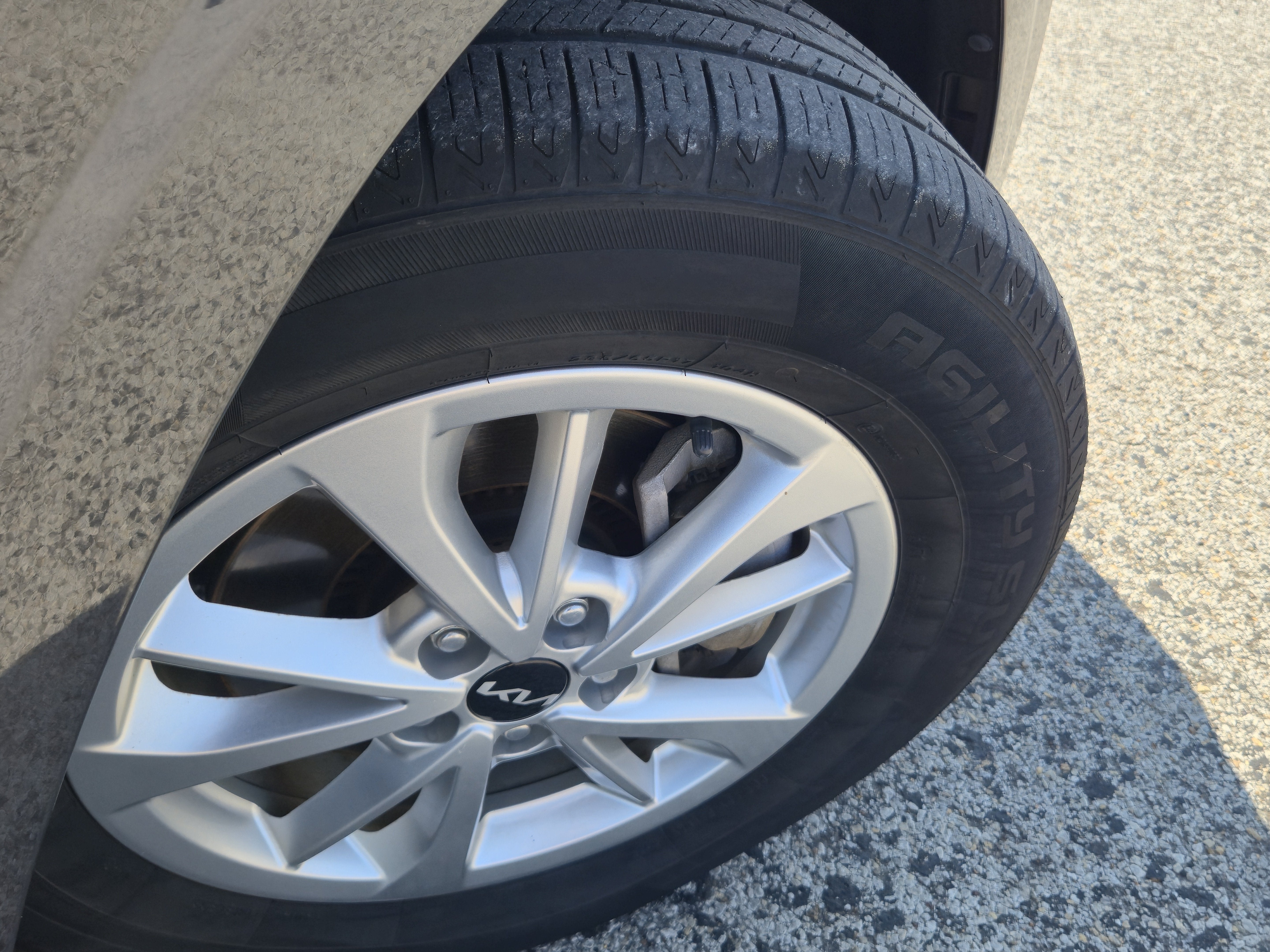 2023 Kia Carnival LX