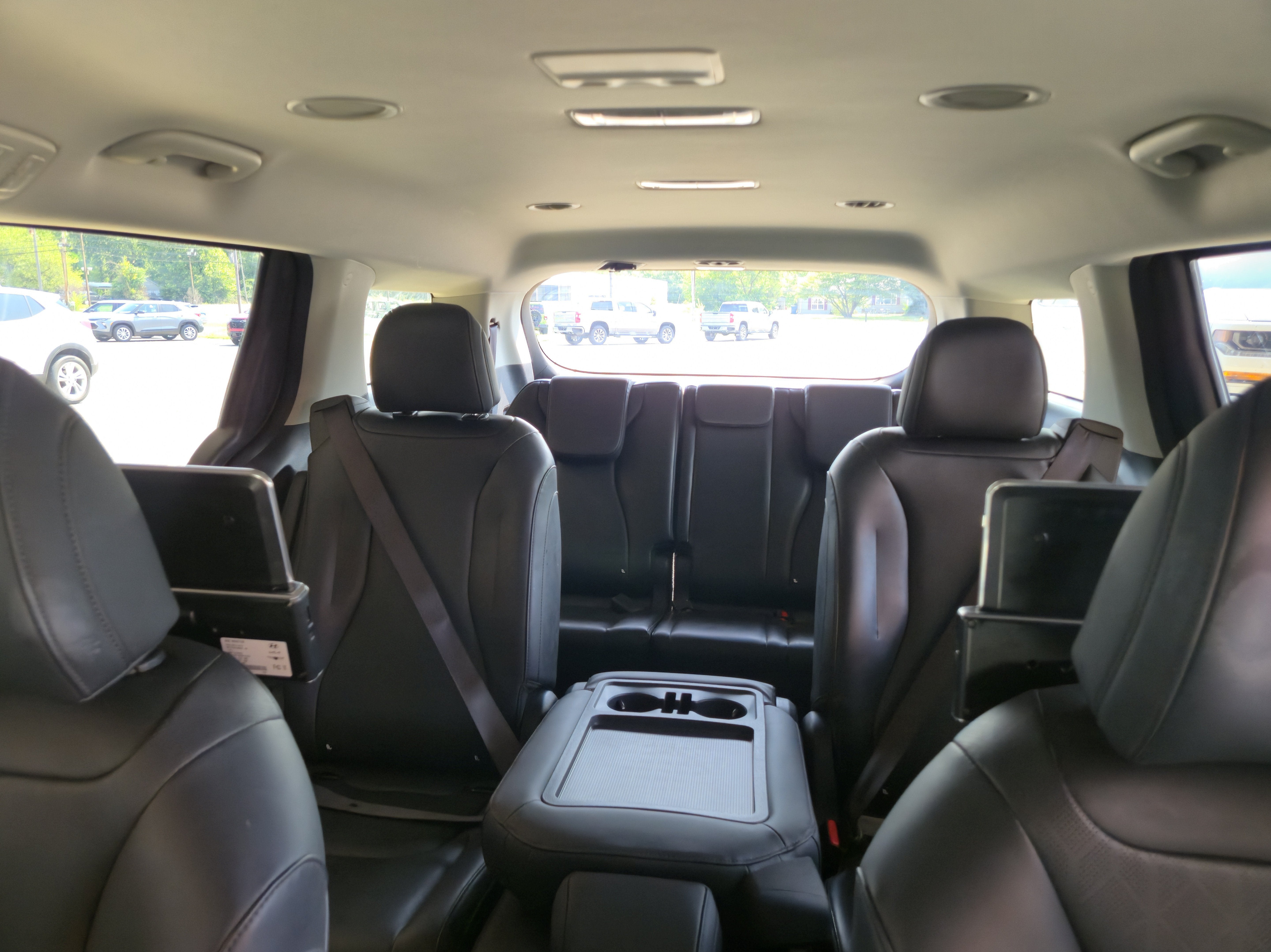 2023 Kia Carnival LX