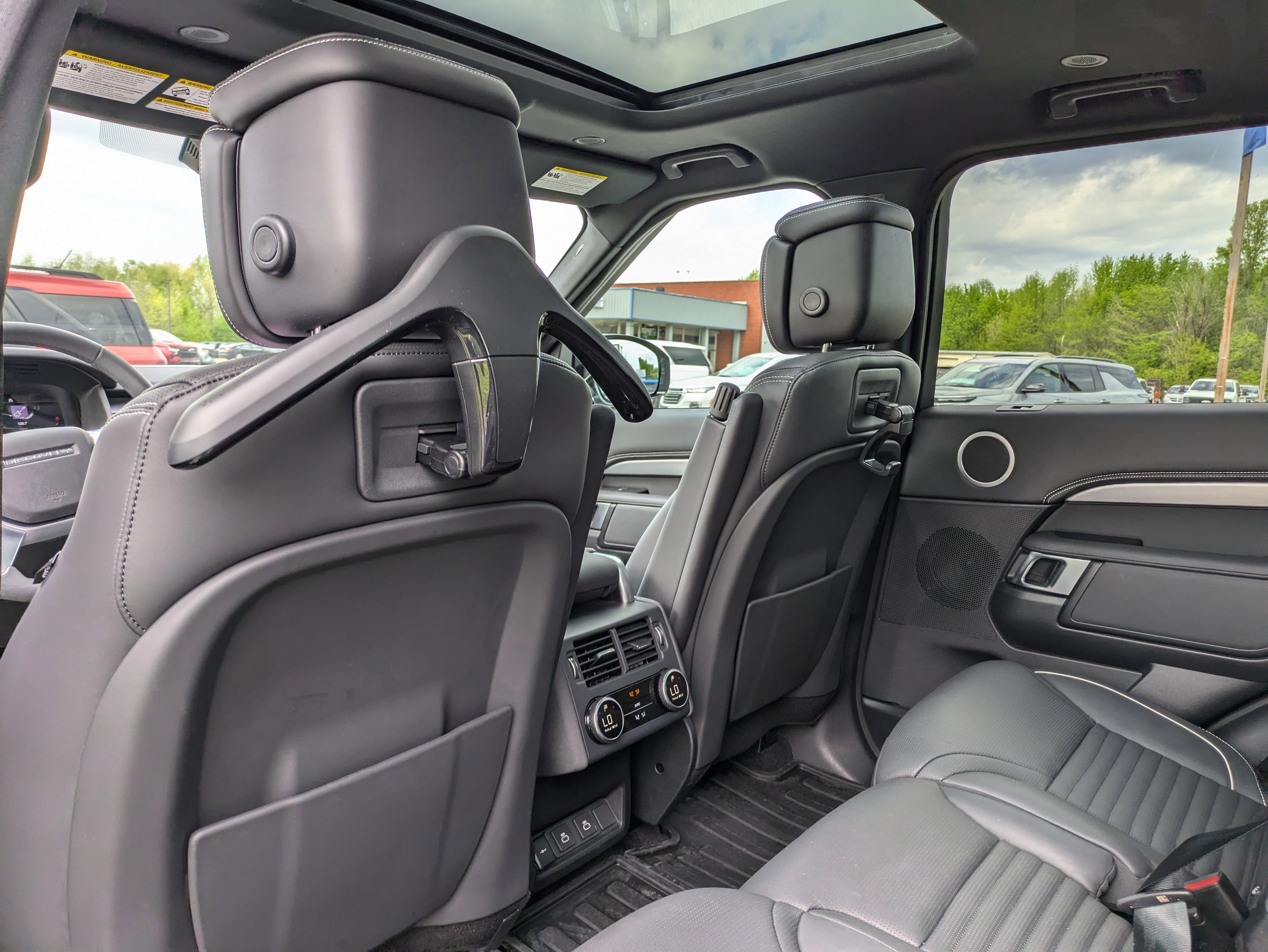 2024 Land Rover Discovery Dynamic SE