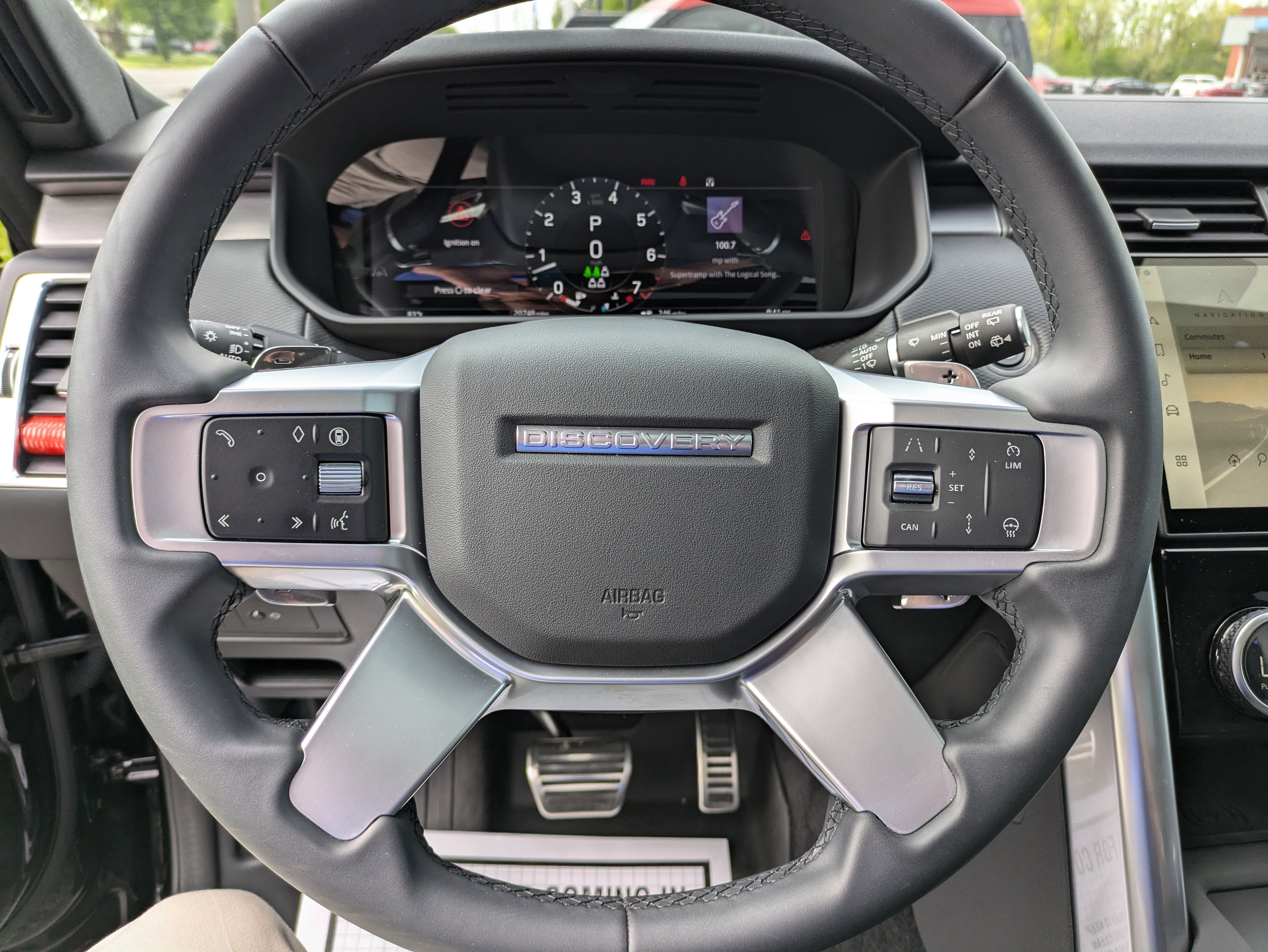 2024 Land Rover Discovery Dynamic SE