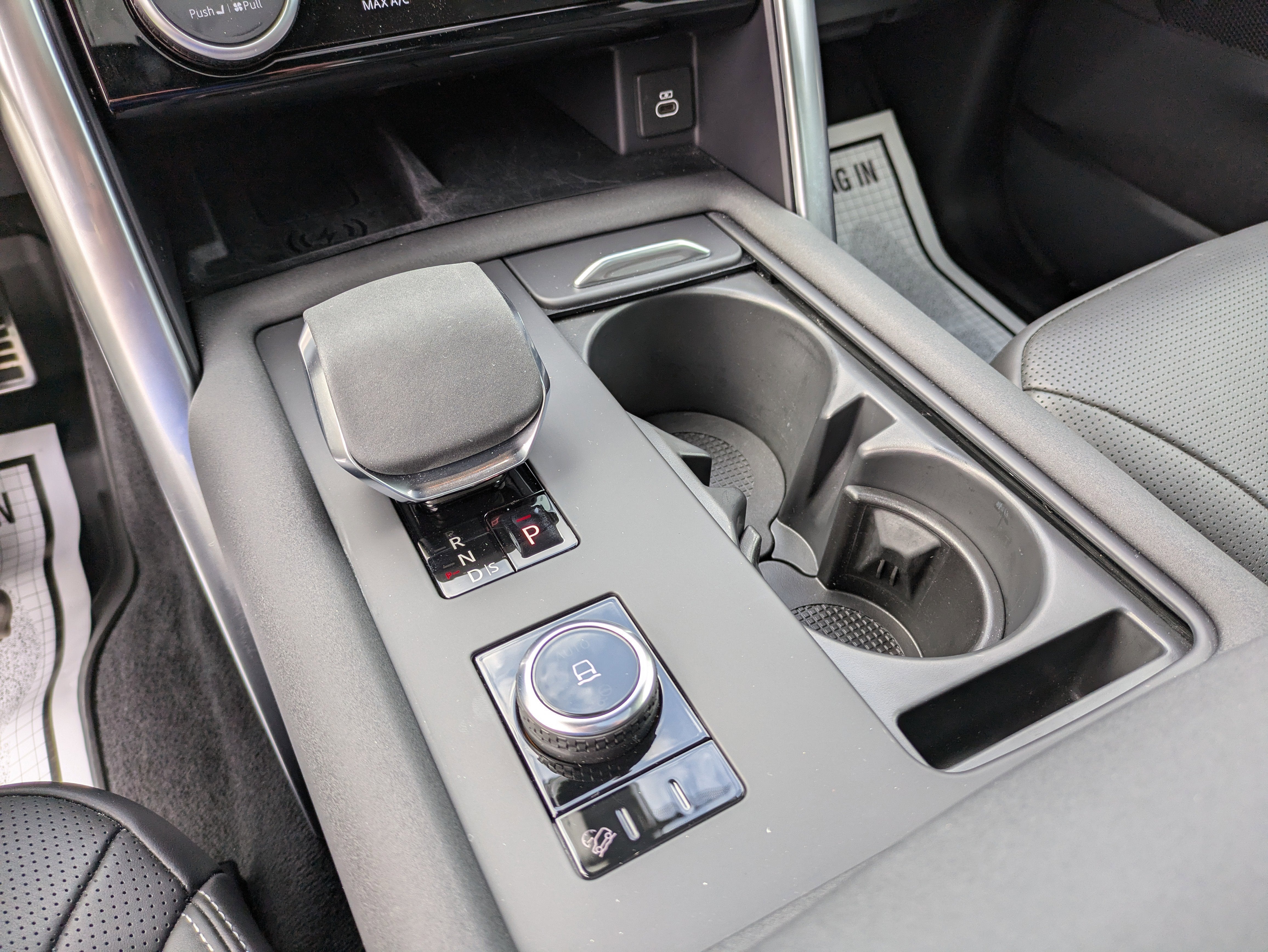 2024 Land Rover Discovery Dynamic SE