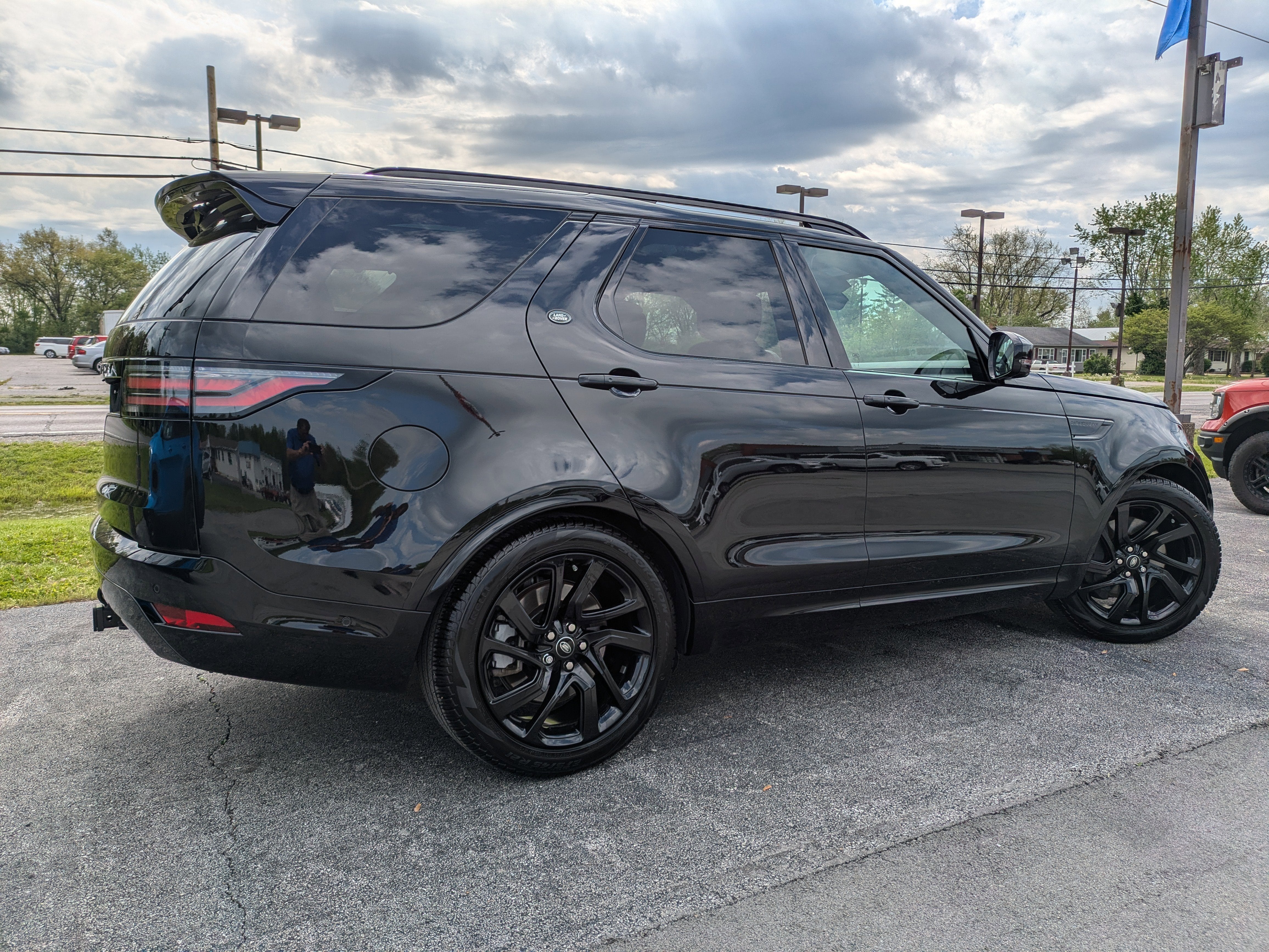 2024 Land Rover Discovery Dynamic SE
